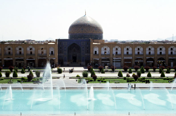 Sheikh Lotfollah mosque at Emam Khomeini square. Esfahan. Iran.