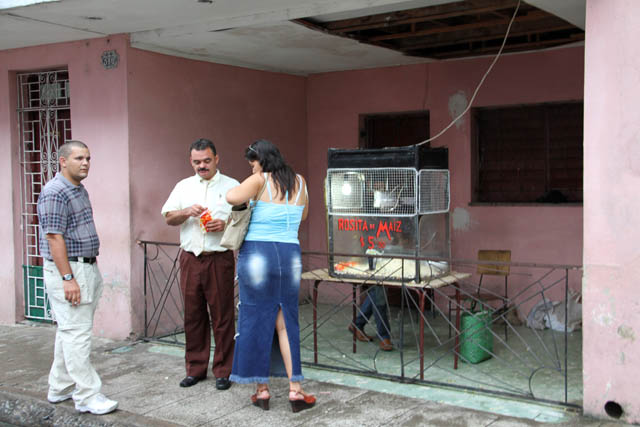 Popcorn seller, Camaguey. Cuba.